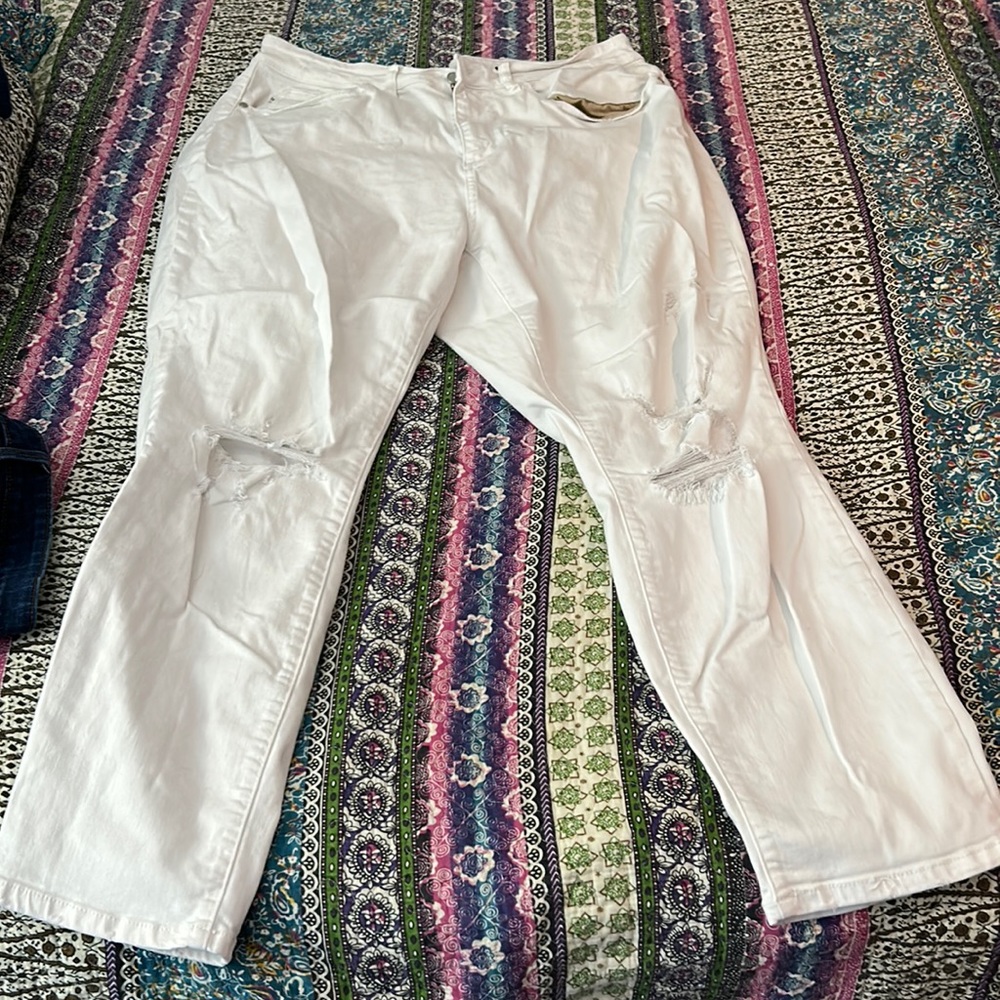 20W Judy Blue white distressed jeans